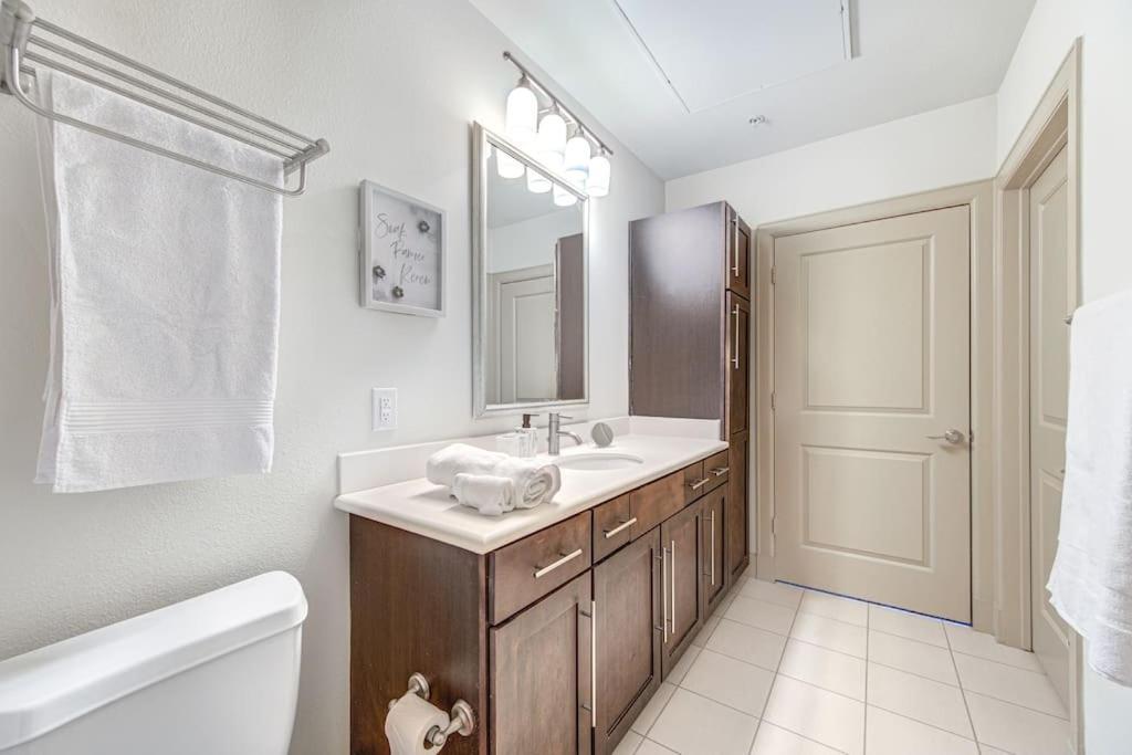 Apartmán Chic 1Br Near Nrg With Pool Wifi Freeparking Houston Exteriér fotografie