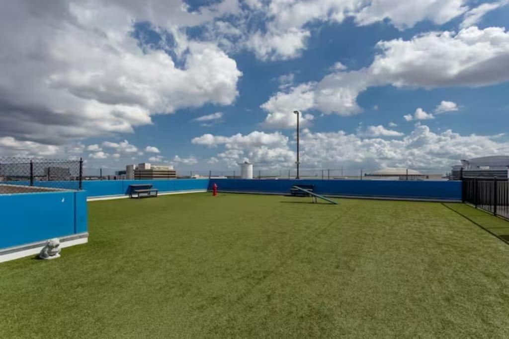 Apartmán Chic 1Br Near Nrg With Pool Wifi Freeparking Houston Exteriér fotografie