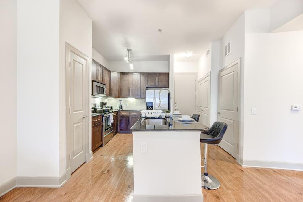 Apartmán Chic 1Br Near Nrg With Pool Wifi Freeparking Houston Exteriér fotografie
