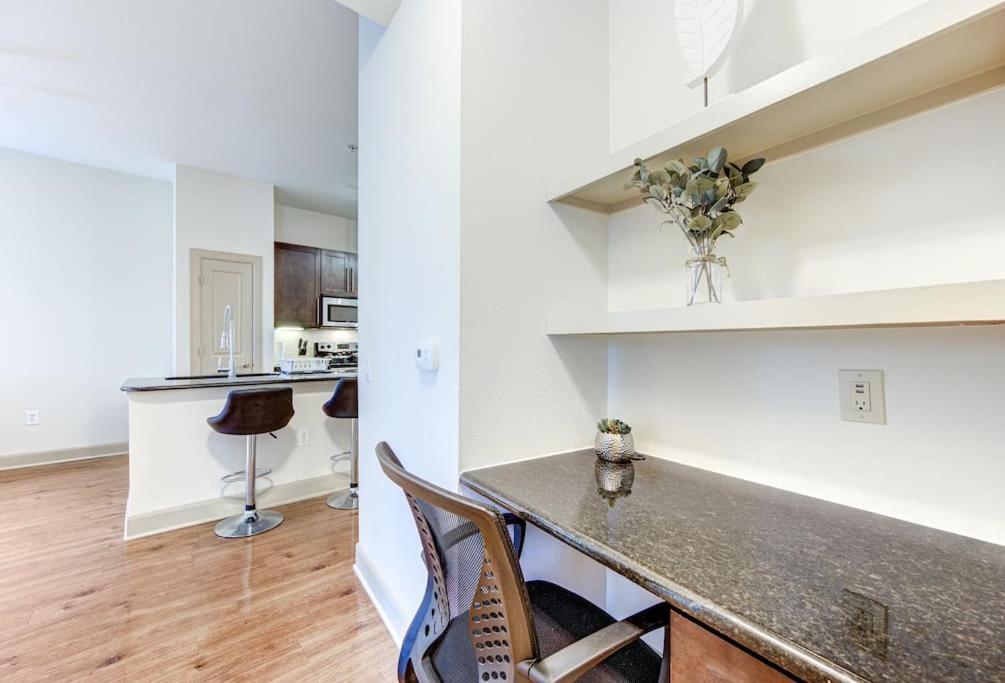 Apartmán Chic 1Br Near Nrg With Pool Wifi Freeparking Houston Exteriér fotografie