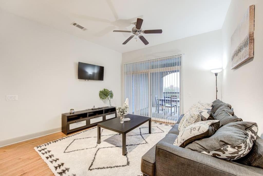 Apartmán Chic 1Br Near Nrg With Pool Wifi Freeparking Houston Exteriér fotografie